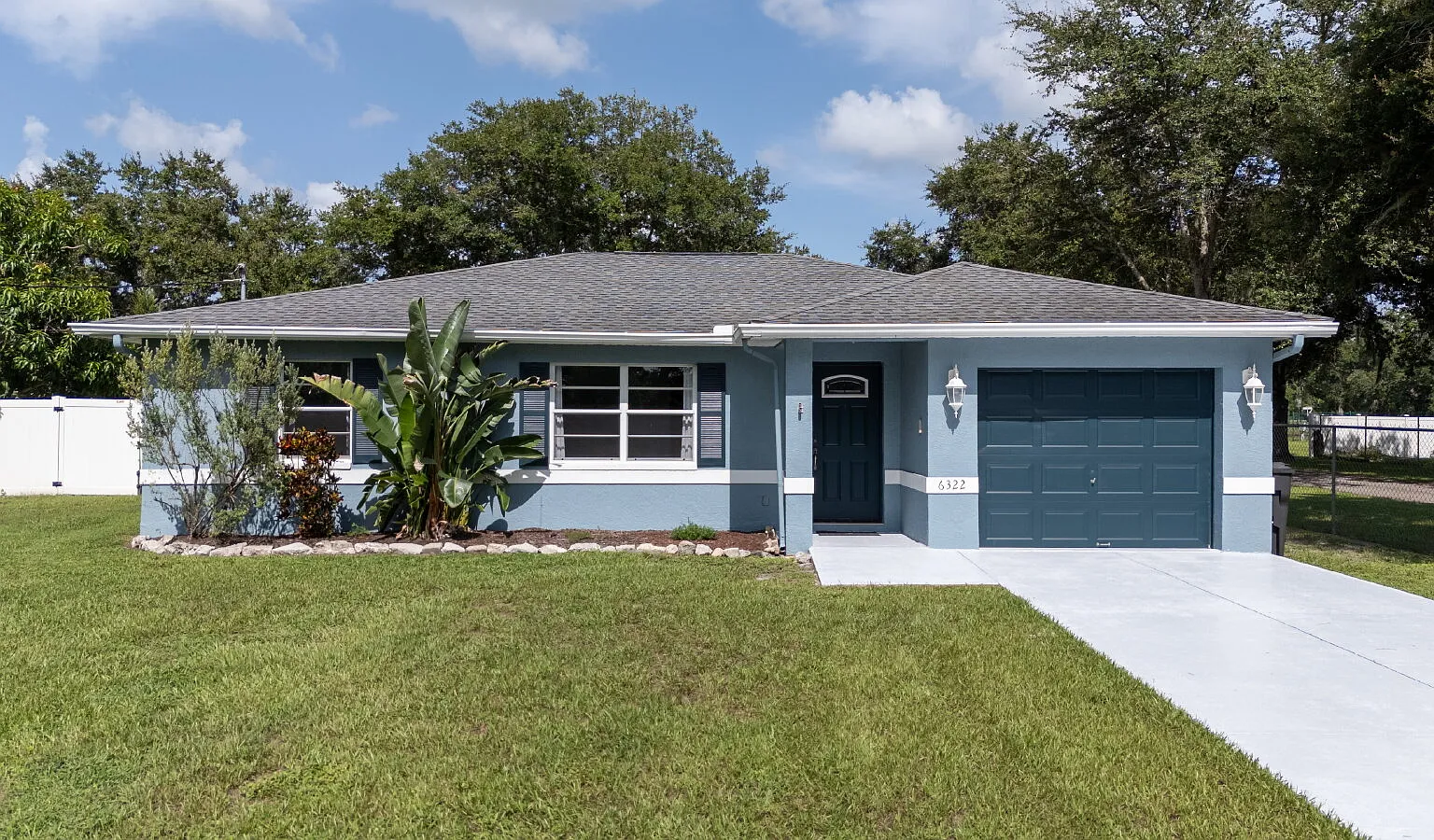 3 bed, 2.0 bath, 1200 sqft, $2,295 — Photo 2