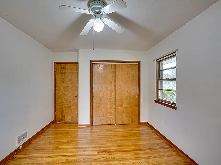 1221 N Webster St — Photo 20