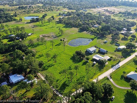 3rd image of 342 Plantation Dr