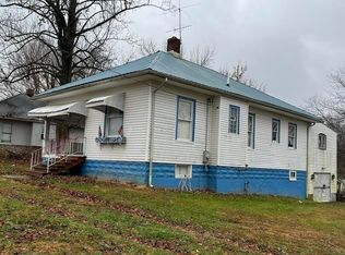403 N Line St, Creal Springs, IL 62922
