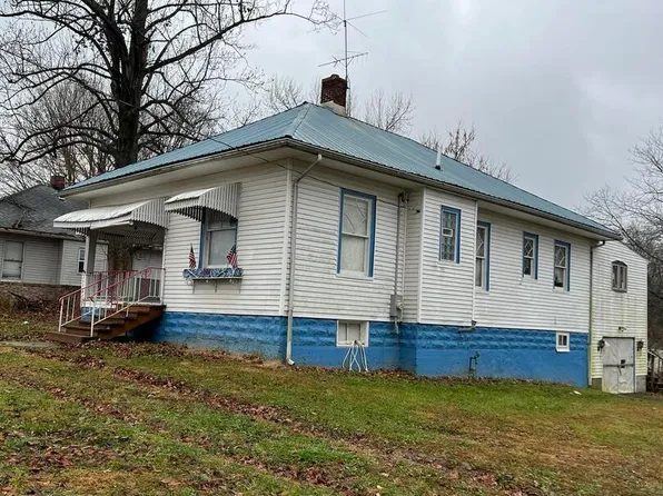 403 N Line St, Creal Springs, IL 62922