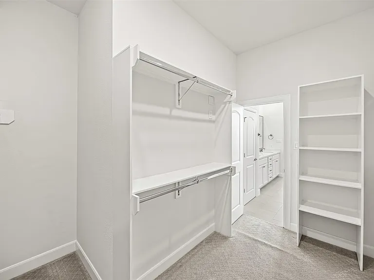 719 Leverkuhn St — Photo 33