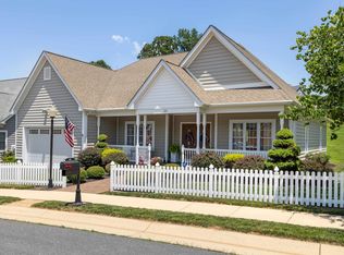 105 Midvale Xing, Staunton, VA 24401