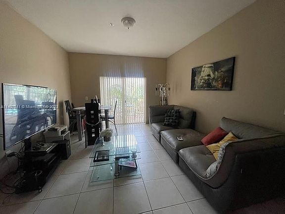4th image of 7300 NW 114th Ave APT 301-6