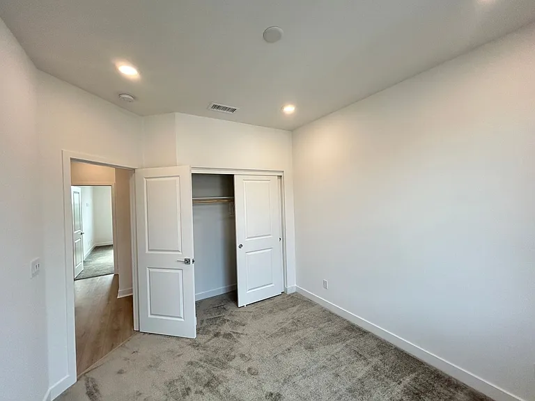 11753 Florence Ave — Photo 15