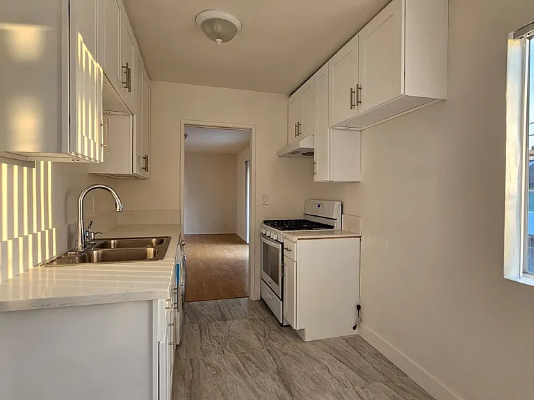 1117 Melrose Ave #8 — Photo 1