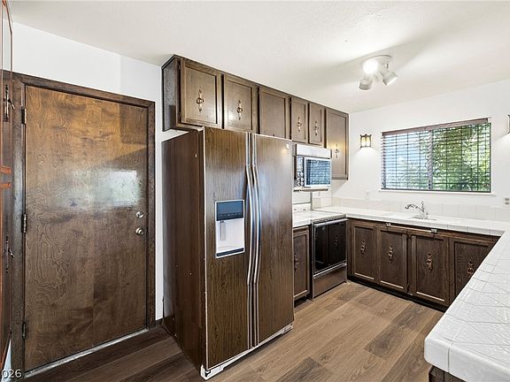 5th image of 3596 Casey Dr