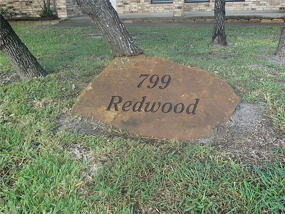 2nd image of 799 Redwood Ave