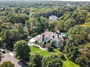 8 Fairway Dr, Voorhees, NJ 08043