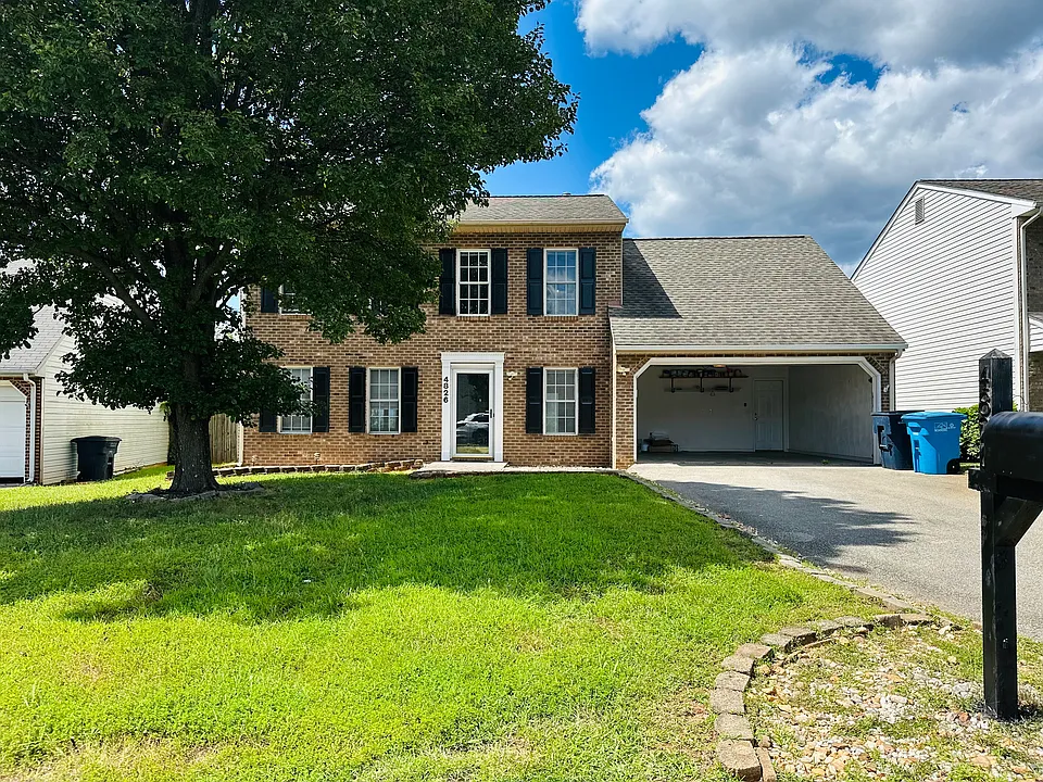 4826 Golfview Dr NE