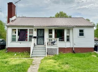 523 Broadway St, Austin, IN 47102