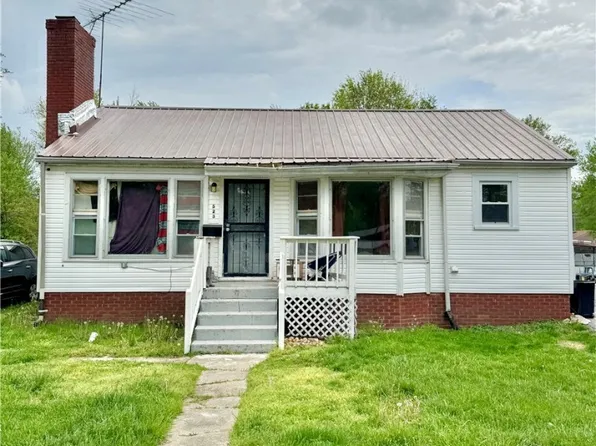 523 Broadway Street, Austin, IN 47102