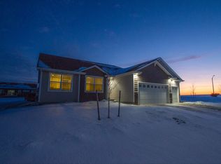 9790 Alderwood Dr, West Des Moines, IA 50266