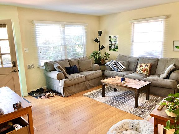 3rd image of 725 Coronado Ct