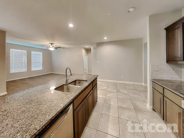 162 Colter Dr — Photo 7