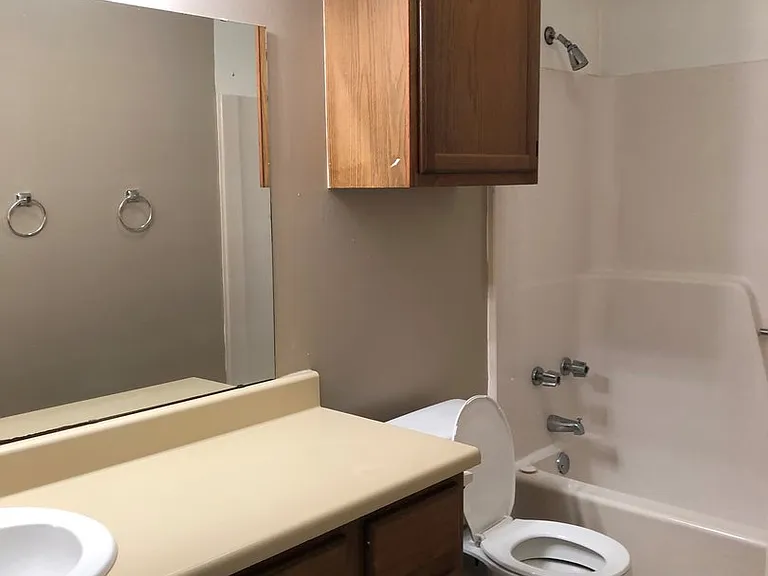 1713 Jasper Ave — Photo 9