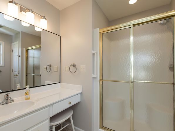 1200 Darcis Dr, Seymour, IN 47274