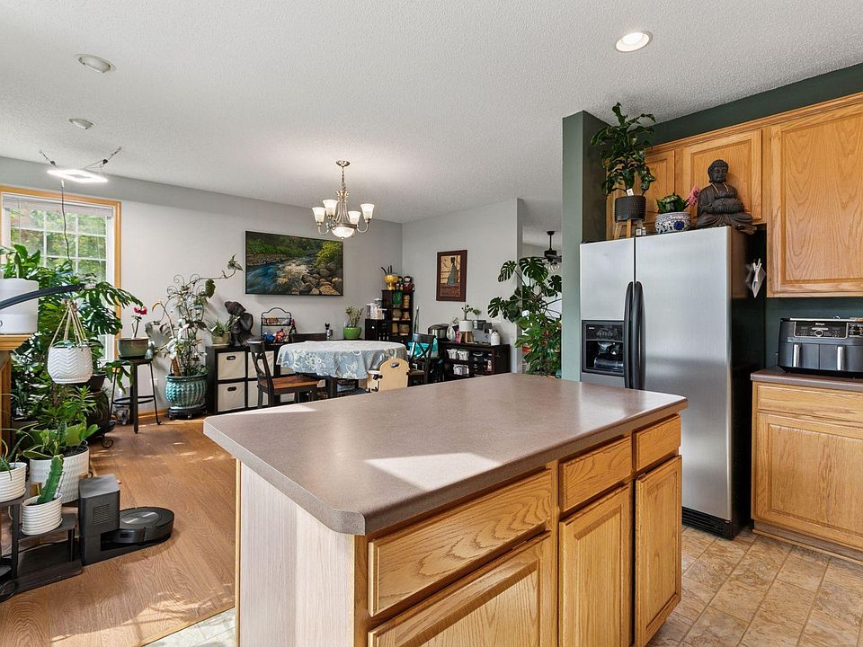 1551 Coneflower Ln, Shakopee, MN 55379 | Zillow