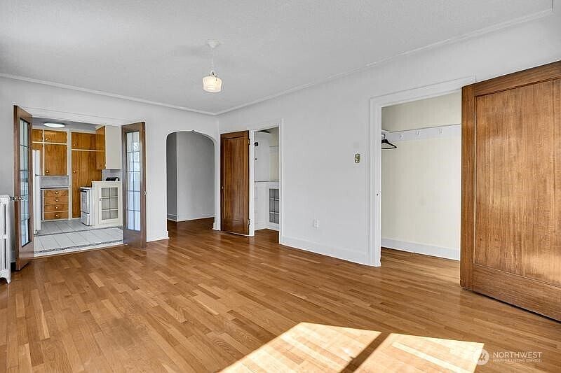 2nd image of 756 Broadway Avenue E #202