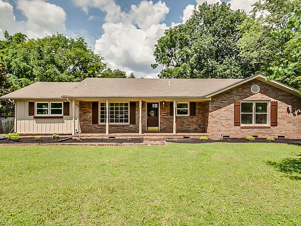 1st image of 2218 Oakhaven Dr
