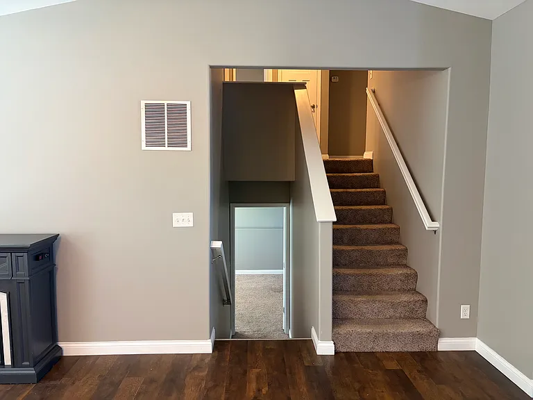 483 Honeysuckle Creek Dr — Photo 7