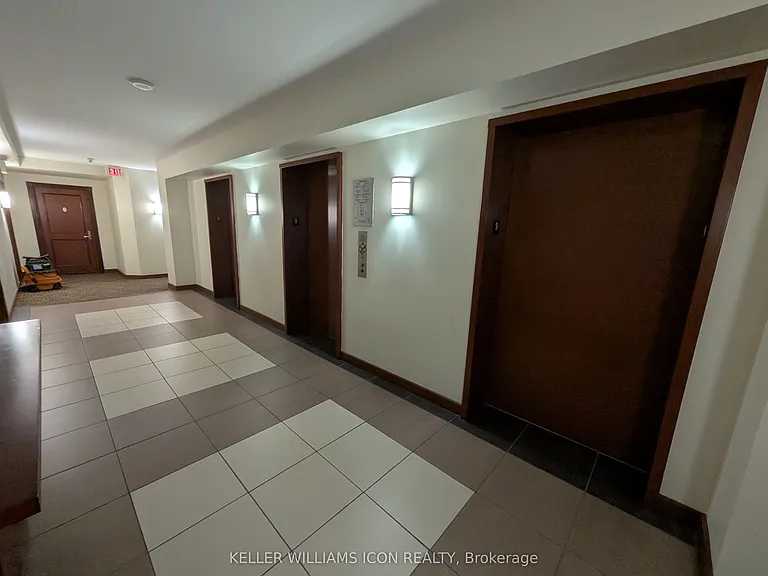 234 Rideau St #901 — Photo 15