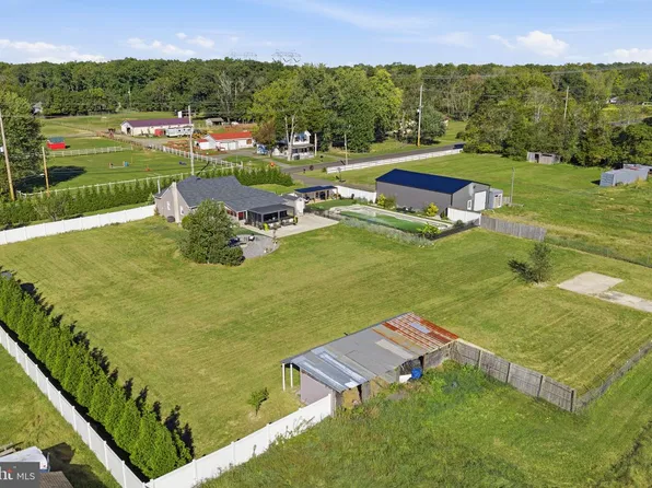2042 Winslow Rd, Williamstown, NJ 08094