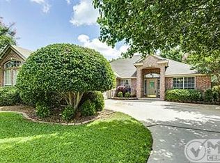 7304 Fallen Oak Dr, North Richland Hills, TX 76182