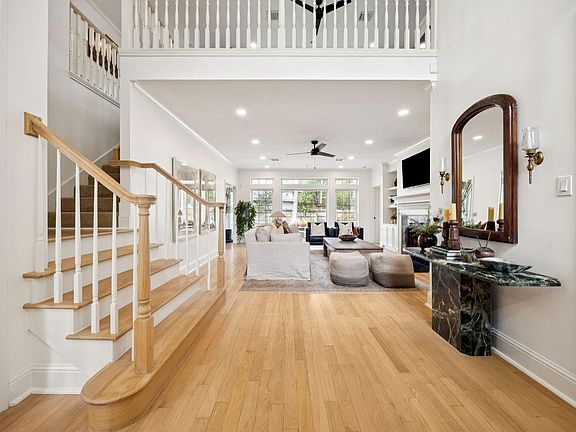 5th image of 2 Thundercreek Pl