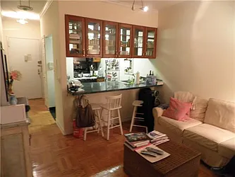 Rented by R New York