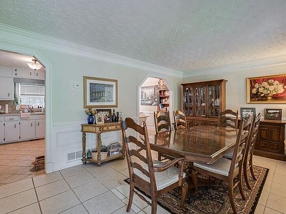 3rd image of 1554 Pine Creek Way