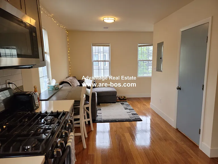 10 Harding St #2 — Photo 18