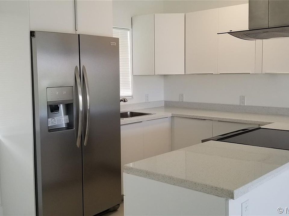 1st image of 7925 West Dr APT 25