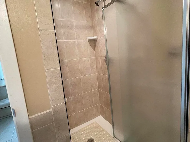208 Valencia Dr #I — Photo 7