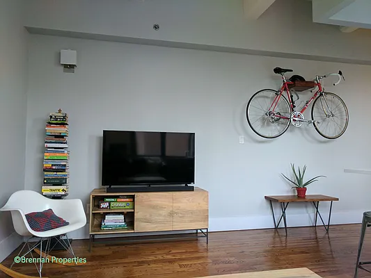 Rented by Manhattan Management LLC | media 2