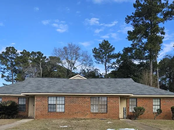 174 Creek Dr, Leesburg, GA 31763