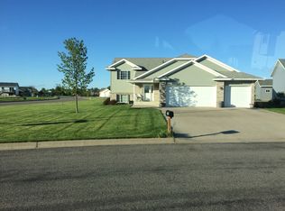506 Jasmine Ln, Saint Joseph, MN 56374