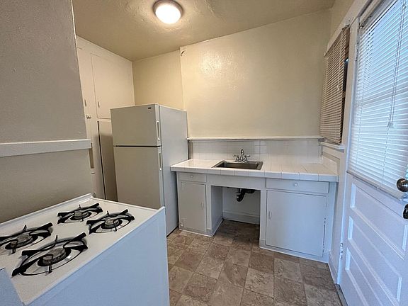 3rd image of 8353 Lemon Ave