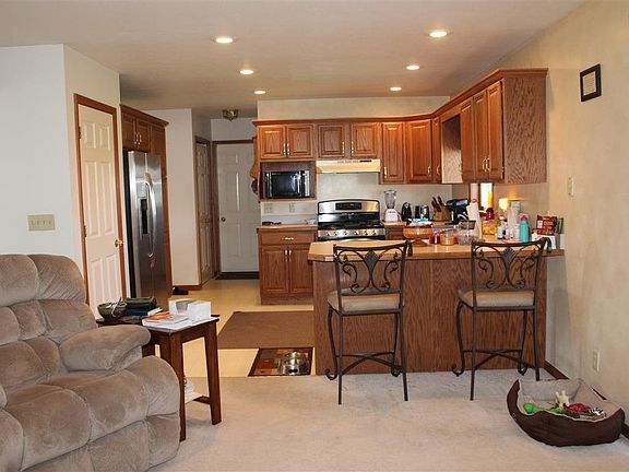 3rd image of 65739 Harwood Dr