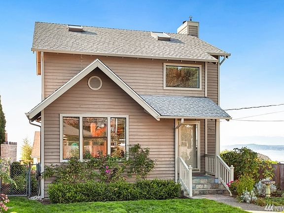 Welcome to 7609 California Ave SW!