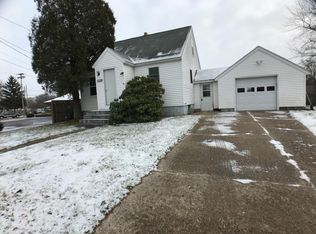 3008 Fairfield St, Norton Shores, MI 49441