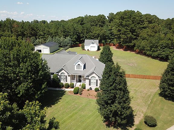 3rd image of 2375 Vicky Ln
