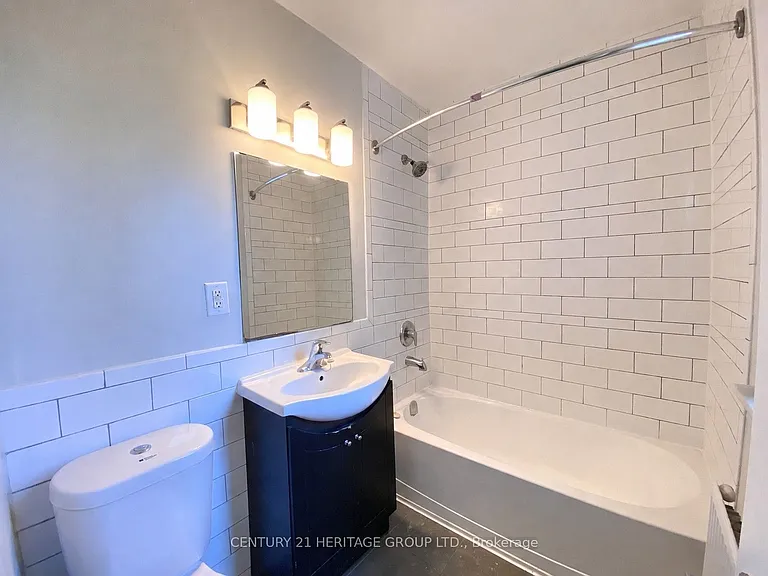 174 Grove St E #3 — Photo 14