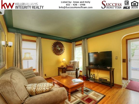 4th image of 1136 Magnolia Ave E