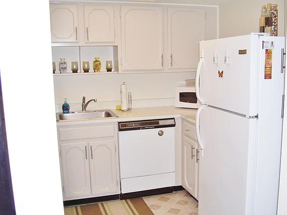 5th image of 679 Midway Dr #A