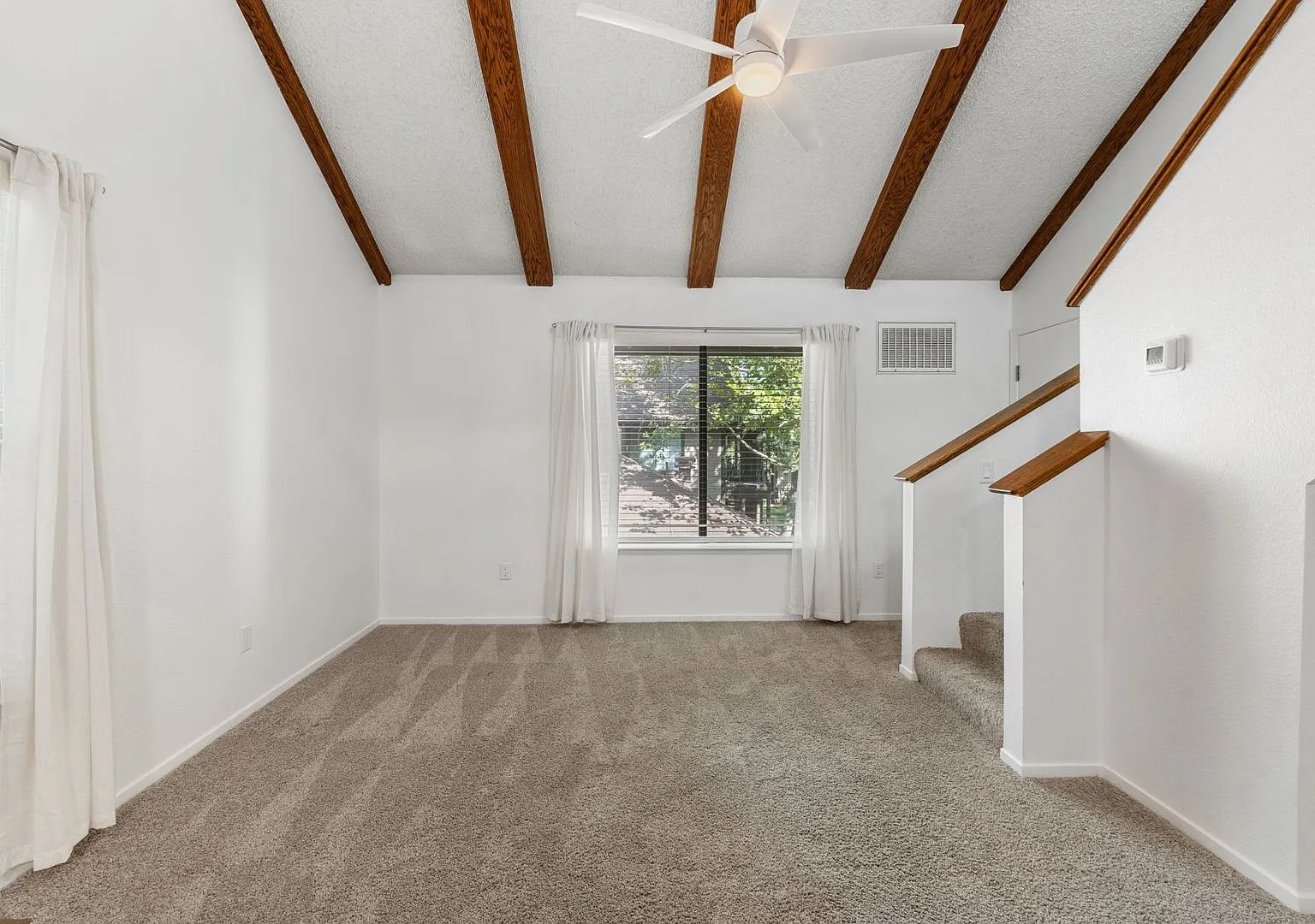 Unique Townhouse in Convenient Reno — Photo 3