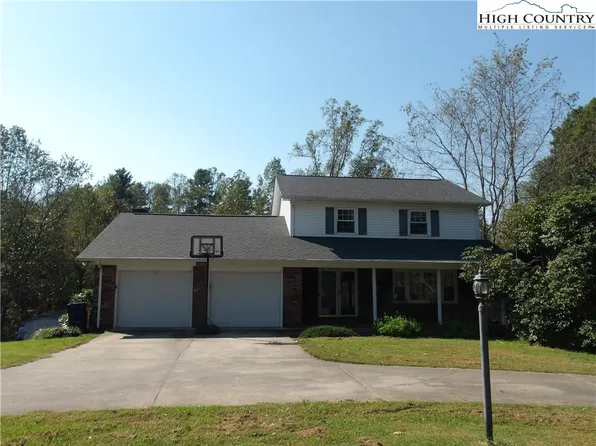 296 Raven Oak Drive, Wilkesboro, NC 28697