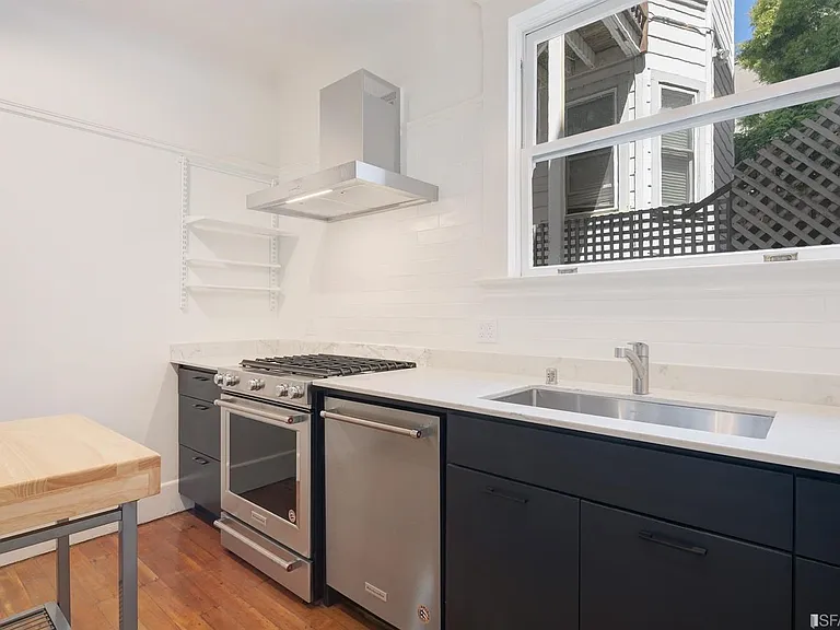 2662 Baker St — Photo 7