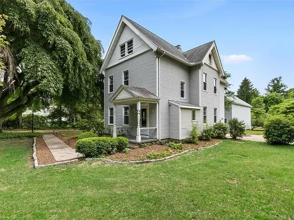 40 Wintergreen Ave, Hamden, CT 06514