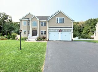 15 Crystal Cir, Tewksbury, MA 01876
